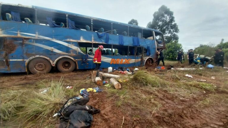 Pesar del gobernador Passalacqua por el trágico accidente en la ruta 14 donde fallecieron siete trabajadores imagen-4