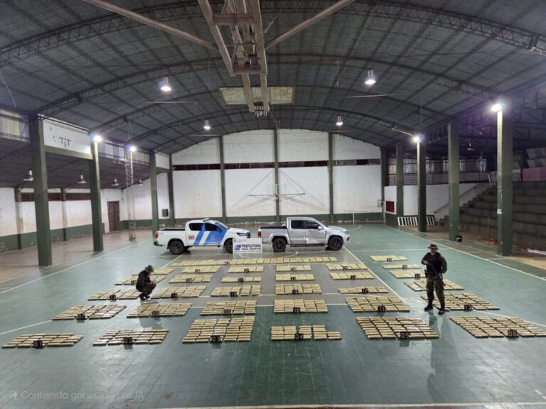 Prefectura incautó más de una tonelada de marihuana en la zona de General Urquiza imagen-22