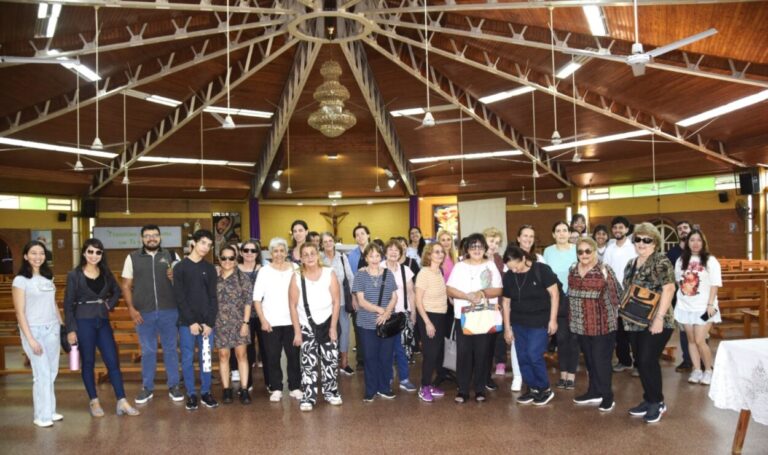 Más de 50 participantes disfrutaron del circuito guiado 7 Iglesias en Semana Santa imagen-40