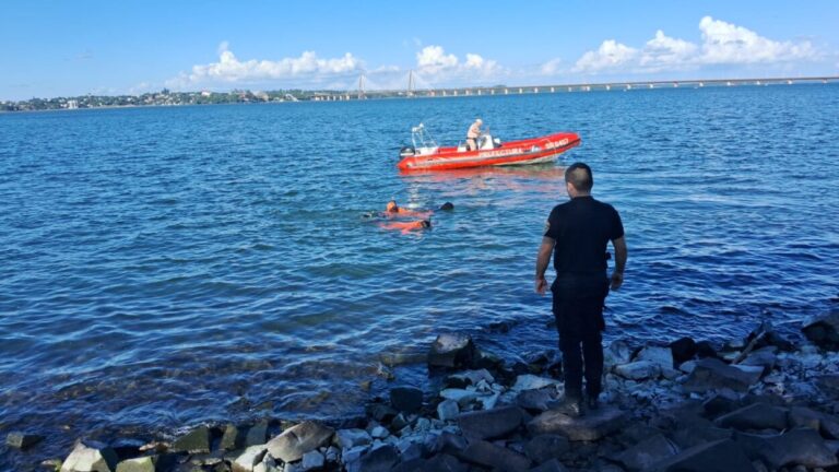 Posadas: hallan sin vida a un hombre que se habría arrojado en el río Paraná imagen-37