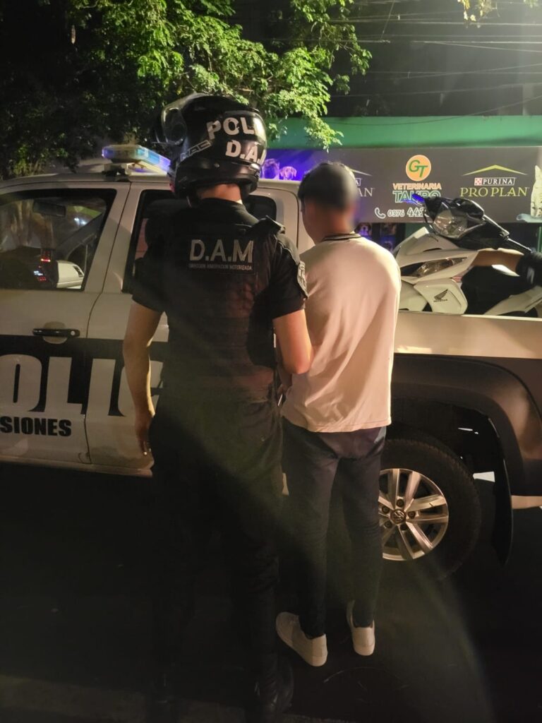 Con múltiples intervenciones de la Policía Motorizada se refuerza la seguridad en Posadas imagen-11