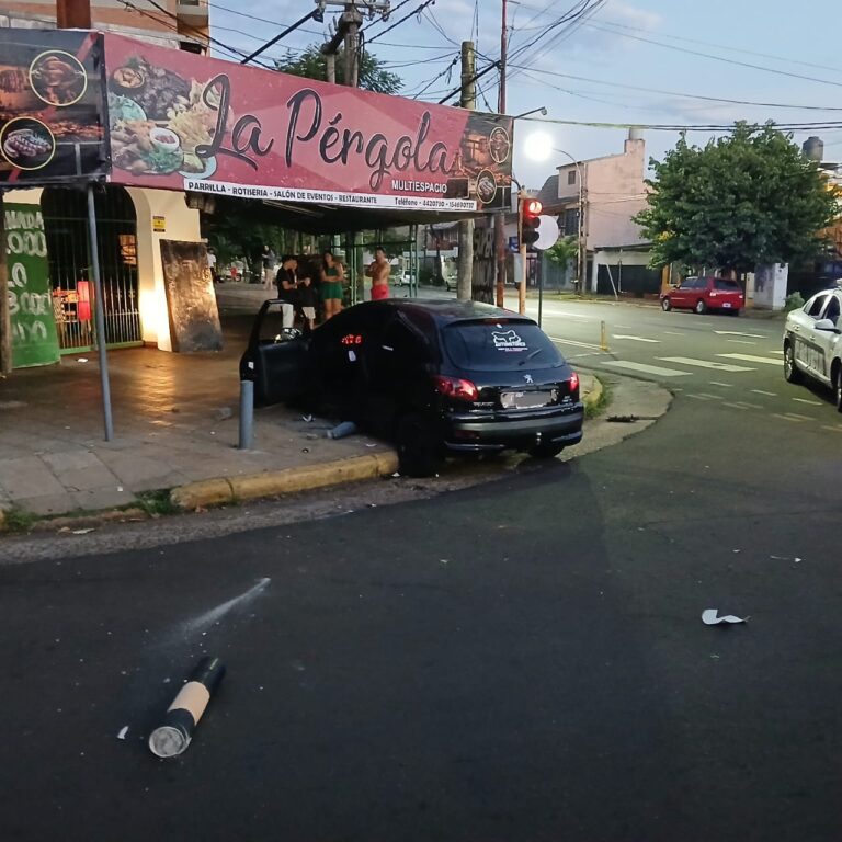 Fuga a alta velocidad y maniobras temerarias: dos detenidos por intentar evadir un control policial en Posadas imagen-21