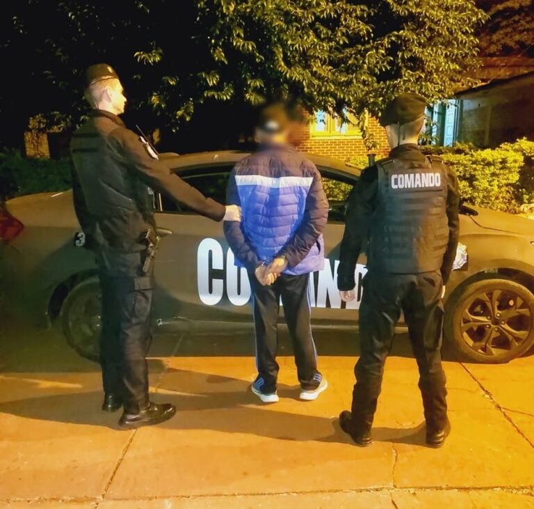 Atraparon a un hombre que irrumpió en un domicilio e hirió a machetazos al dueño Atraparon a un hombre que irrumpió en un domicilio e hirió a machetazos al dueño imagen-37