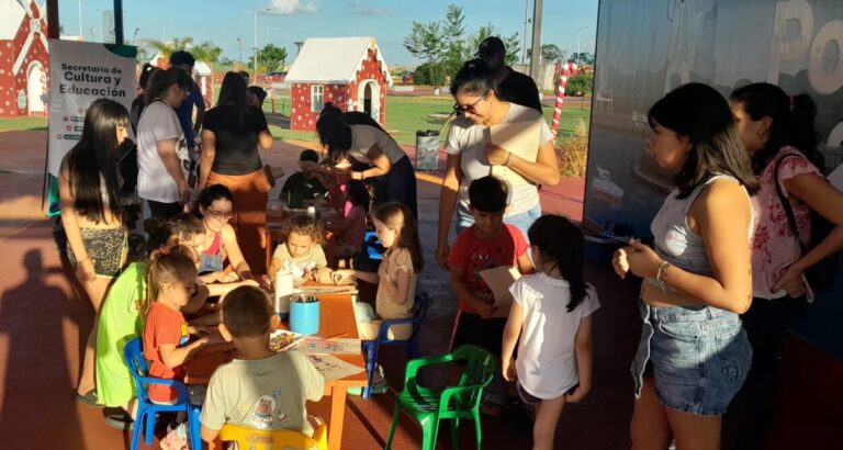 Los niños vivieron una tarde de lectura y entretenimientos en el Parque de las Fiestas imagen-2