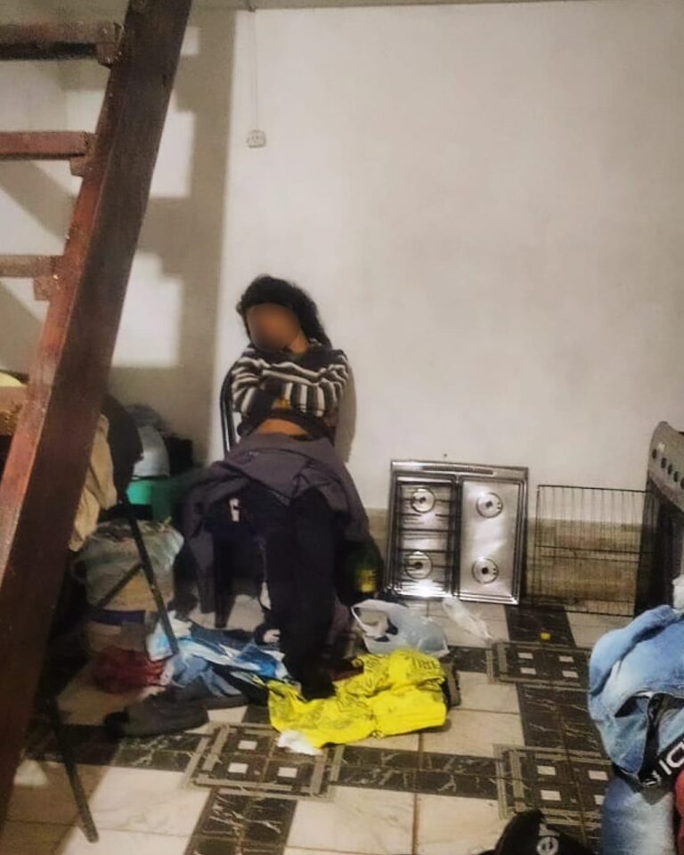 Una mujer fue detenida tras escalar e ingresar a un departamento y quedarse dormida imagen-23