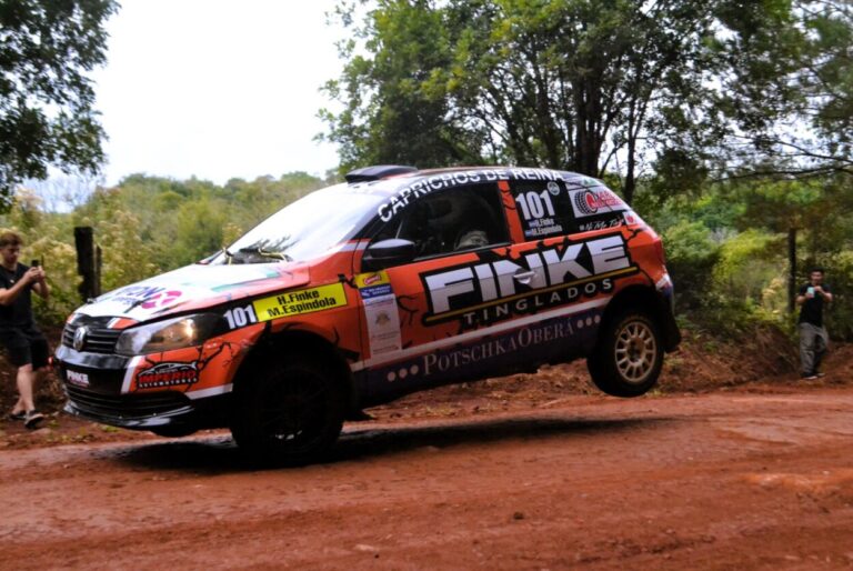 Automovilismo: El binomio Héctor Finke Jr-Marcos Espinola ganó la primera etapa en Eldorado imagen-12