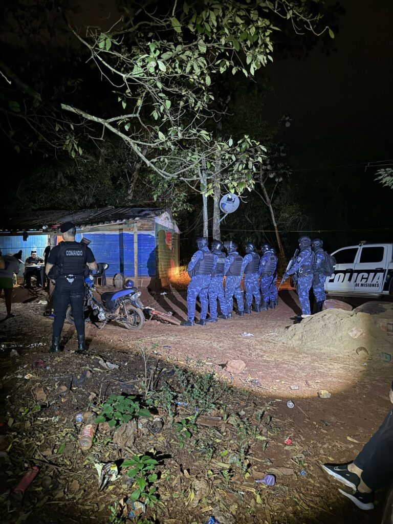La Policía detectó y desarticuló una presunta organización que promovía usurpaciones en Puerto Iguazú imagen-25