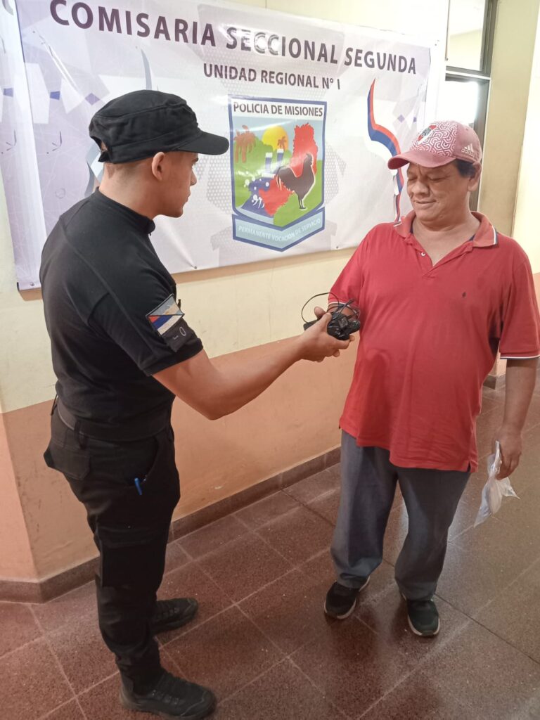 Le robaron el módem y la Policía lo encontró a la venta en un local del centro de Posadas imagen-16