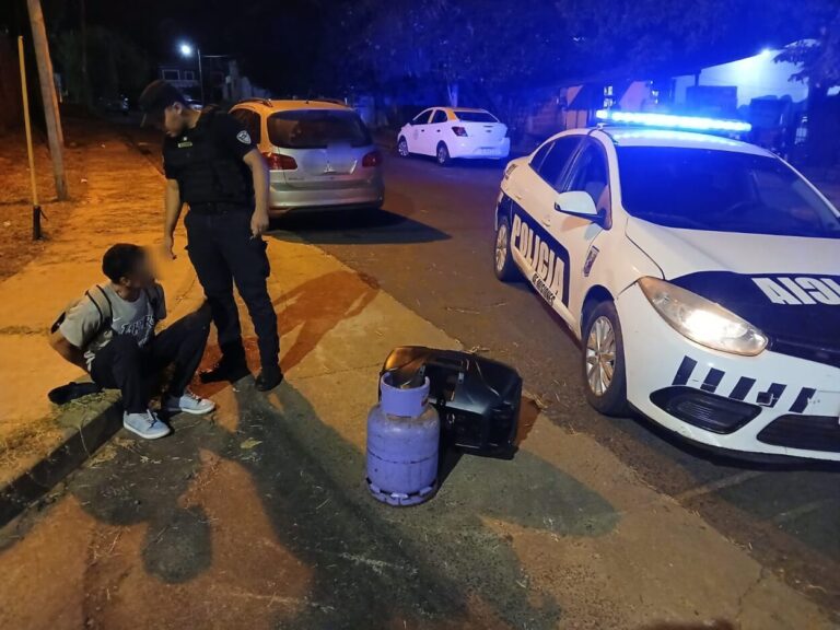 Posadas: Lo atraparon cuando salía con elementos robados de una vivienda imagen-43