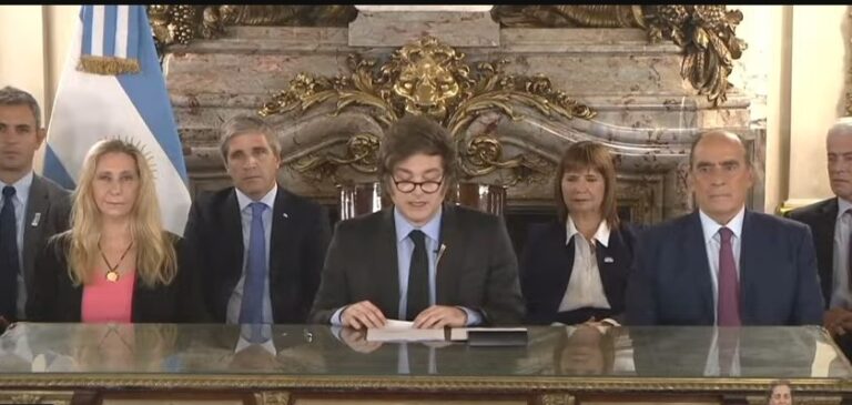 Milei, en Cadena Nacional: “Eliminamos el cepo cambiario para siempre” imagen-11