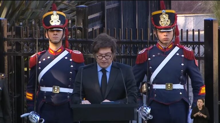 Acto de Milei: "Anhelamos que los malvinenes decidan ser argentinos y algún día votarnos" imagen-26