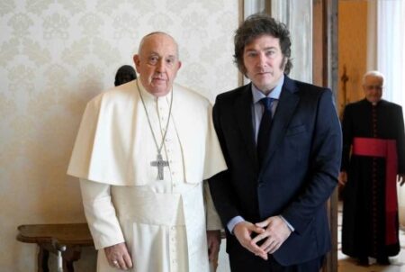 Milei viajará el jueves para asistir al funeral del papa Francisco: quienes son los seis funcionarios que lo acompañarán Milei viajará el jueves para asistir al funeral del papa Francisco: quienes son los seis funcionarios que lo acompañarán imagen-3