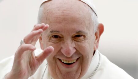 Murió el papa Francisco, el argentino que reformó la Iglesia Católica. Sufrió un derrame cerebral y posterior insuficiencia cardiaca imagen-9
