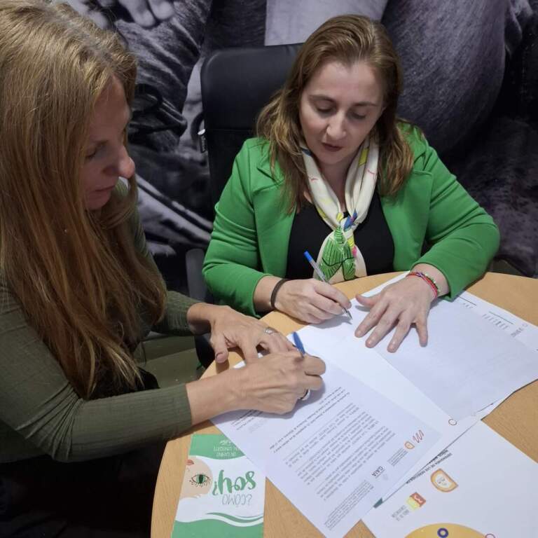 Defensoría de los Derechos de los NNyA firmó un convenio con Fundación para realizar talleres “Tiempo para escucharnos” destinado a los docentes imagen-23