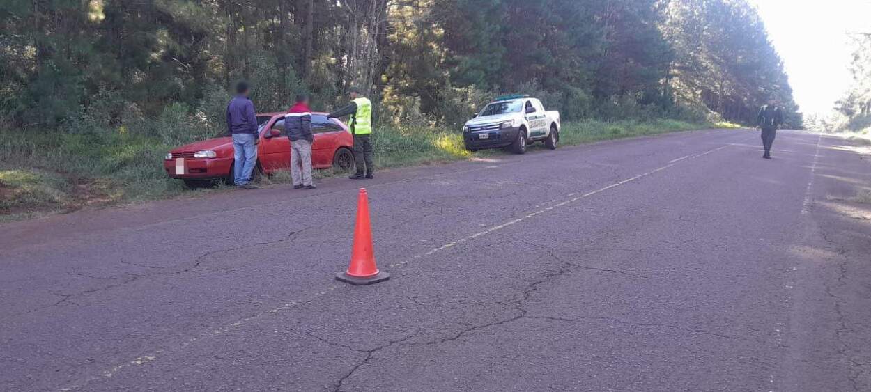 Abandonan un vehículo cargado con 149 kilos de marihuana imagen-2