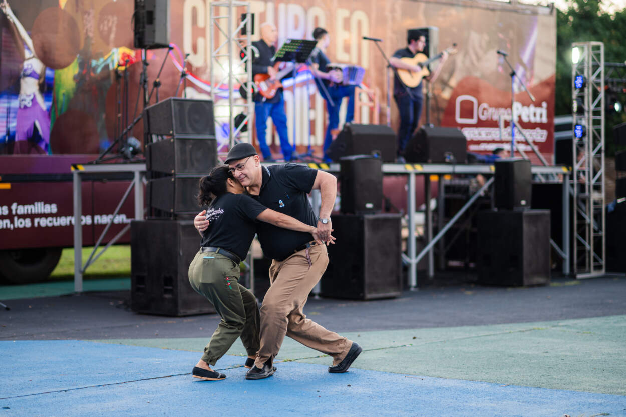 Música, danza y artes circenses, la celebración comunitaria del 25 de Mayo en el Parque posadeño "María Morínigo" imagen-4