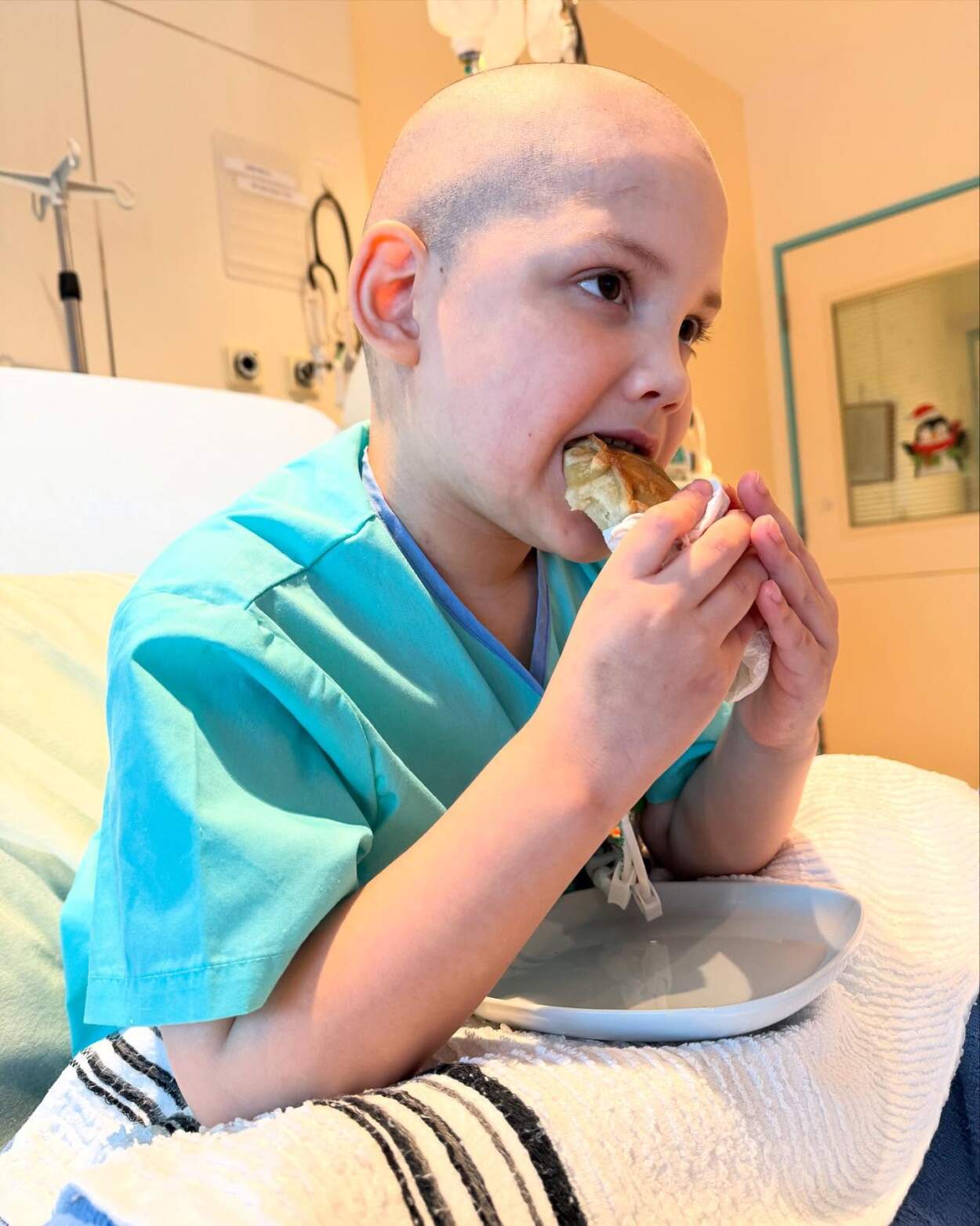 Desde Singapur, Santino compartió su experiencia en el tratamiento contra la leucemia imagen-2