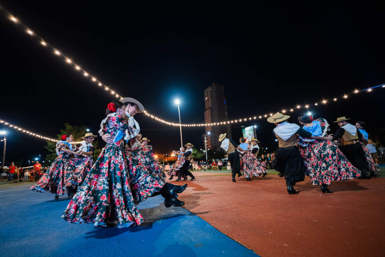 Música, danza y artes circenses, la celebración comunitaria del 25 de Mayo en el Parque posadeño "María Morínigo" imagen-8