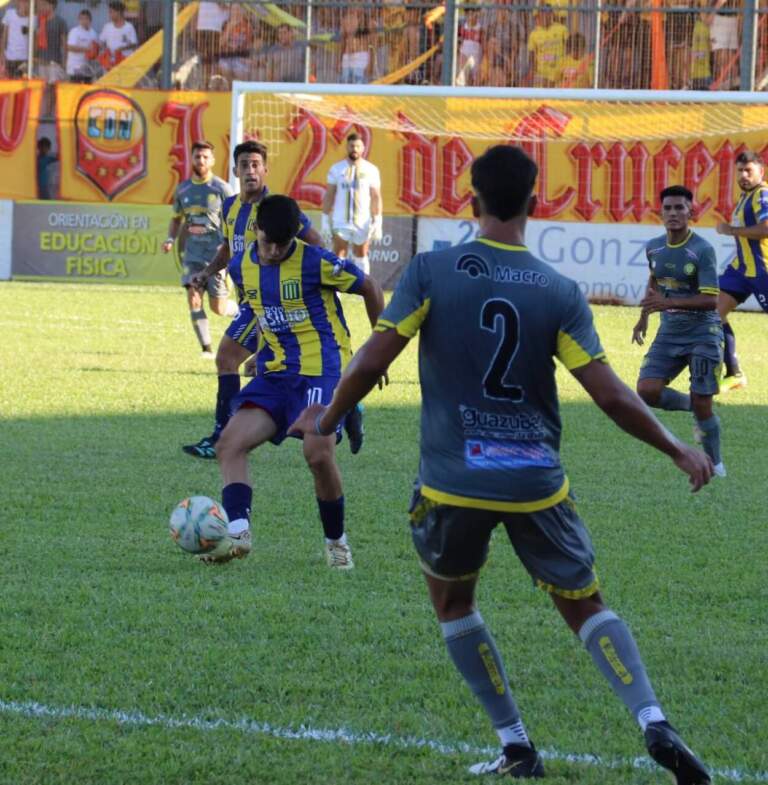 Fútbol: Mitre y Crucero se ven las caras este domingo imagen-42
