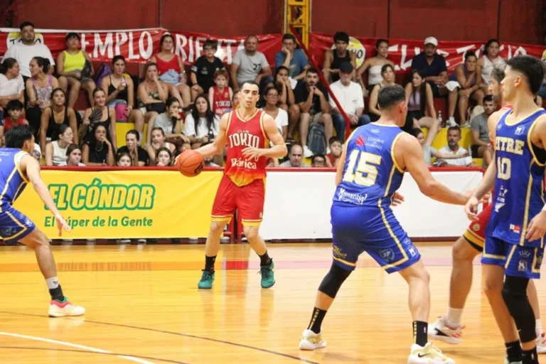 Básquet: otra "clásica noche" posadeña imagen-39