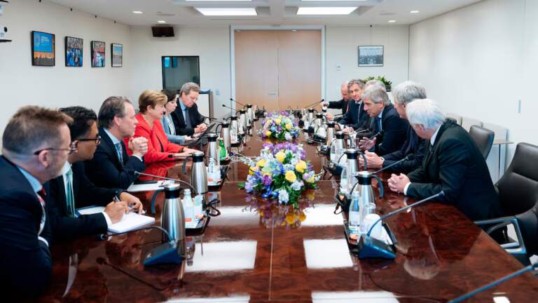 Primeras metas del acuerdo con el FMI: superávit fiscal en la mira y reservas en duda imagen-47