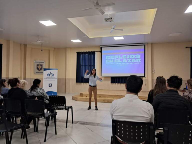 "Juego Responsable": capacitan a docentes guía del concurso “Reflejos en el azar” imagen-2