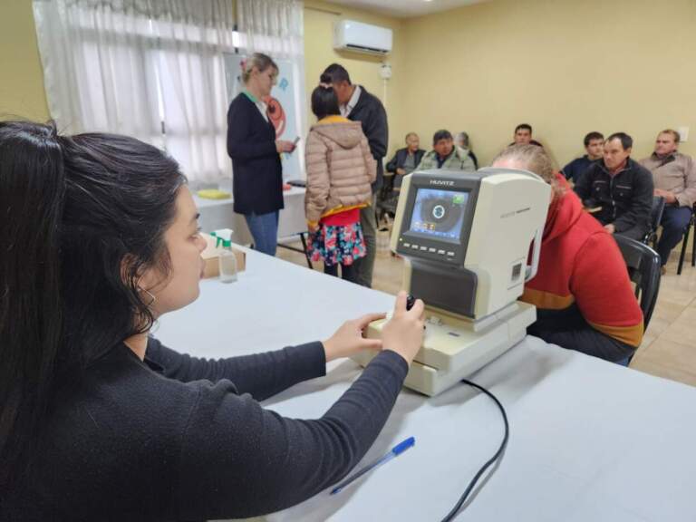 Mirar Mejor atendió consultas y recetó decenas de anteojos para vecinos de Colonia Alberdi imagen-13