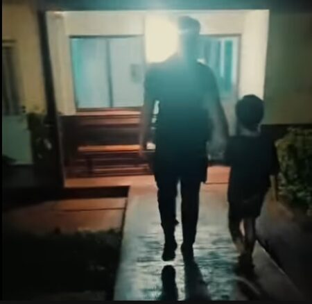 Policías de San Vicente cuidaron de un niño hasta reunirlo con sus padres Policías de San Vicente cuidaron de un niño hasta reunirlo con sus padres imagen-6