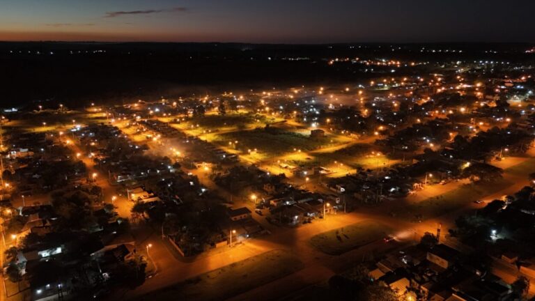 Apóstoles: Más de 500 familias ya cuentan con conexiones eléctricas seguras imagen-41