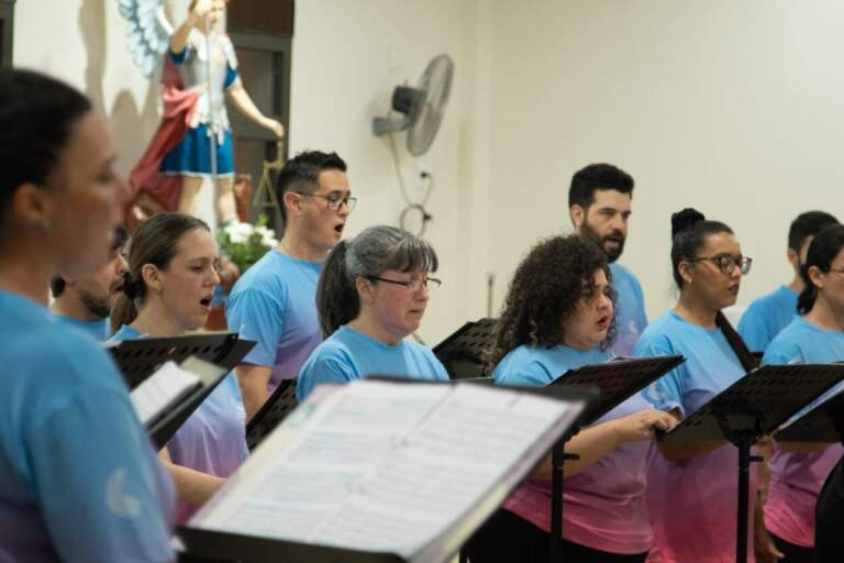 El Coro del Parque lleva su música a la Parroquia San Miguel imagen-41