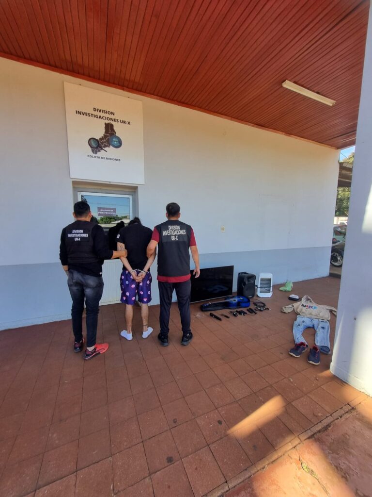 Se llevó el televisor, la estufa y la guitarra del vecino: lo atraparon en su casa imagen-17