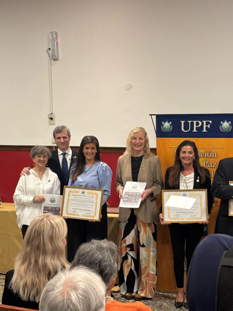 Paula Schapovaloff fue nombrada Embajadora para la Paz imagen-17