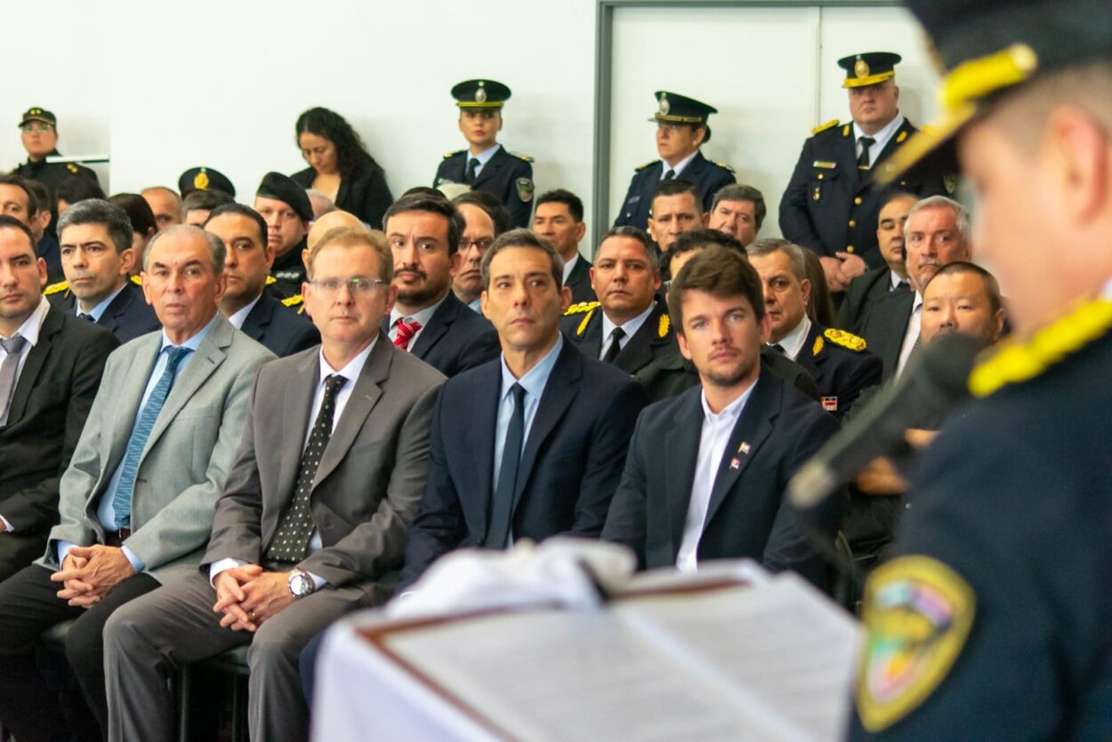 "La seguridad se construye con cercanía, con empatía, con humanidad y, sobre todo, con vocación de servicio”, destacan en 169no aniversario de la Policía de Misiones imagen-8