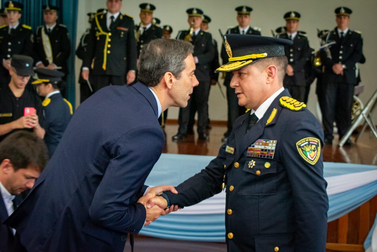 "La seguridad se construye con cercanía, con empatía, con humanidad y, sobre todo, con vocación de servicio”, destacan en 169no aniversario de la Policía de Misiones imagen-10