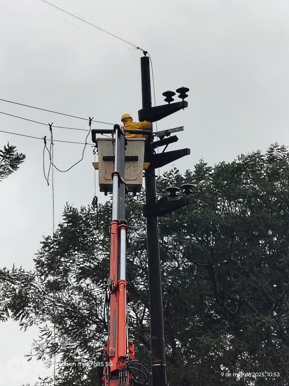 Continúa trabajo intenso en distintos frentes para recuperar servicio eléctrico imagen-2