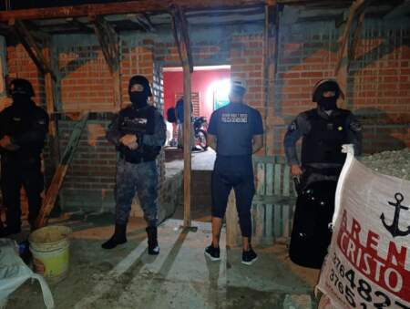 Allanaron la morada de “Negro Satanás” buscado por robos en Posadas imagen-4