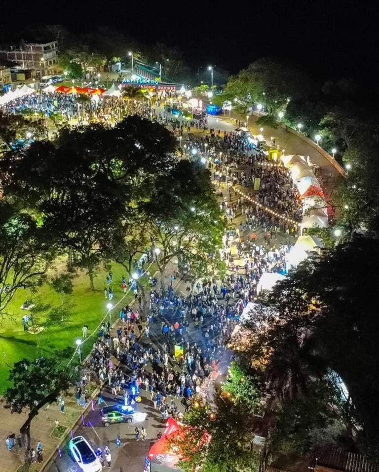 Con más de 60 emprendedores y mucho público, Villa Sarita brilló imagen-8