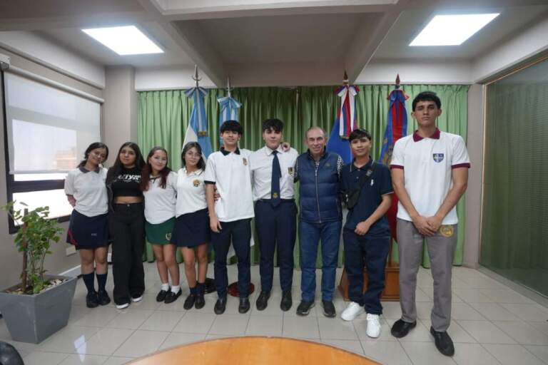 Intendente Stelatto recibió a la nueva conducción de Apes en una reunión clave para la articulación institucional imagen-35