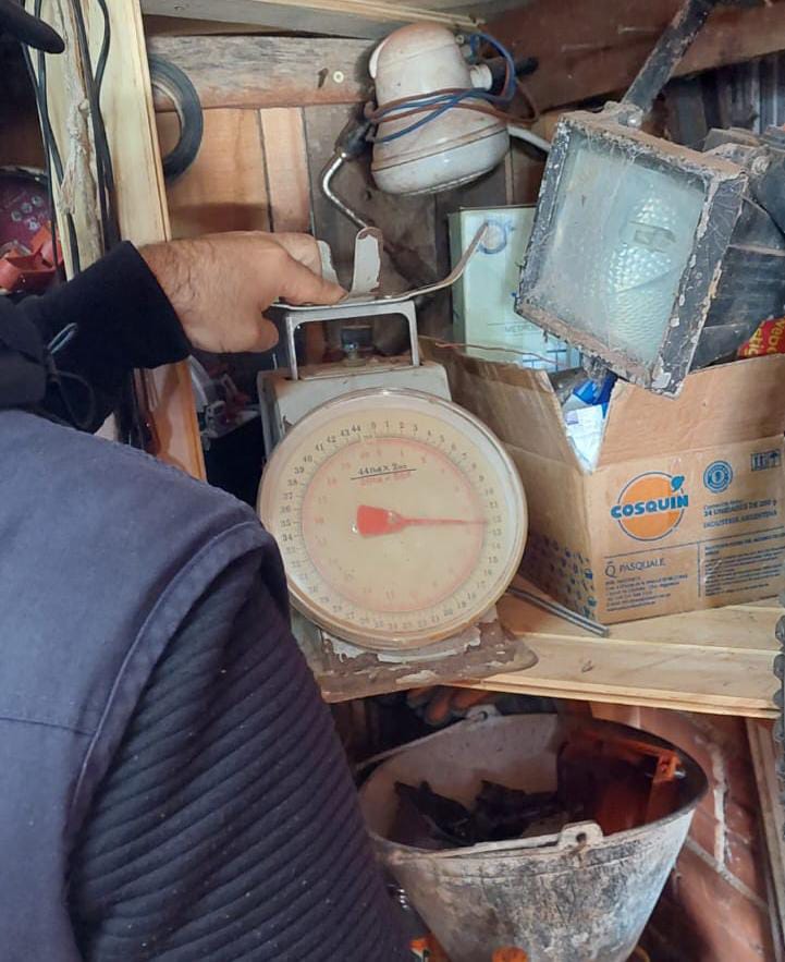 La Policía irrumpió en un bunker de droga, incautó marihuana, armas y detuvo a un narco en San Vicente imagen-6