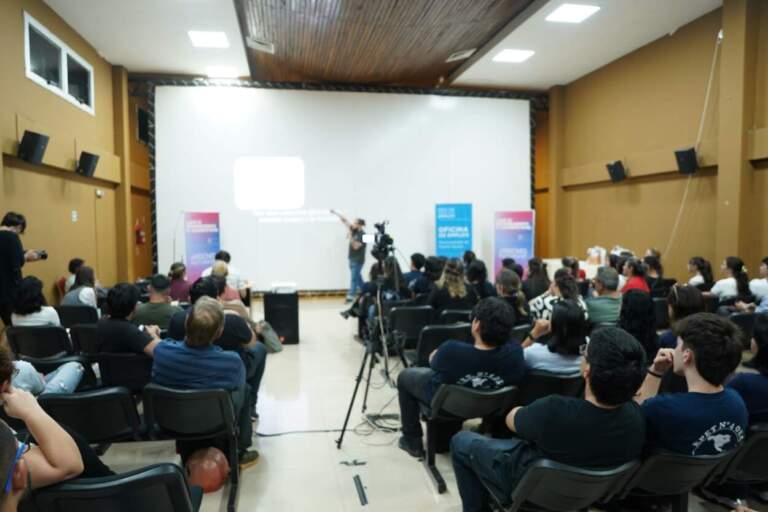 "Misiones Futura" en Puerto Iguazú: primer cierre para la más importante capacitación en Inteligencia Artificial de la provincia imagen-11