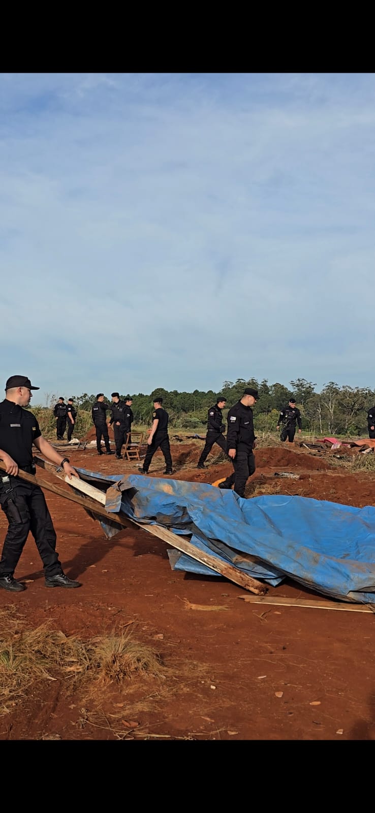 Dos detenidos por promover la toma ilegal de tierras en el barrio Sol de Misiones 13 Dos detenidos por promover la toma ilegal de tierras en el barrio Sol de Misiones imagen-12