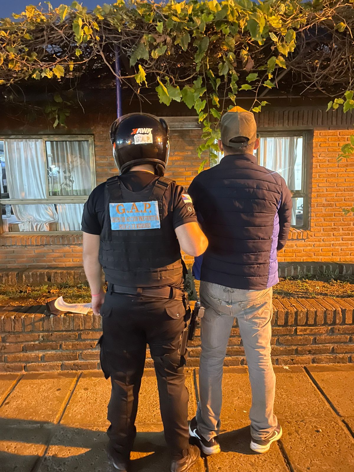 Atraparon a reincidente ladrón de motos en Posadas: lo delataron las cámaras y lo detuvo el Grupo de Acción Preventiva 3 Atraparon a reincidente ladrón de motos en Posadas: lo delataron las cámaras y lo detuvo el Grupo de Acción Preventiva imagen-2