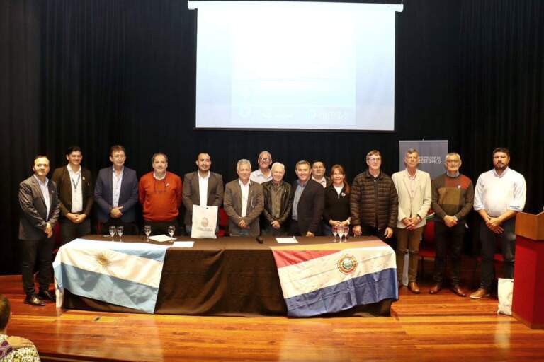 Encuentro binacional en Puerto Rico por el puente internacional: respaldo misionero y posible inversión paraguaya imagen-31