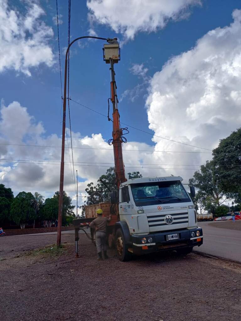Más alumbrado para Pozo Azul y mejoras en líneas troncales de San Pedro imagen-8