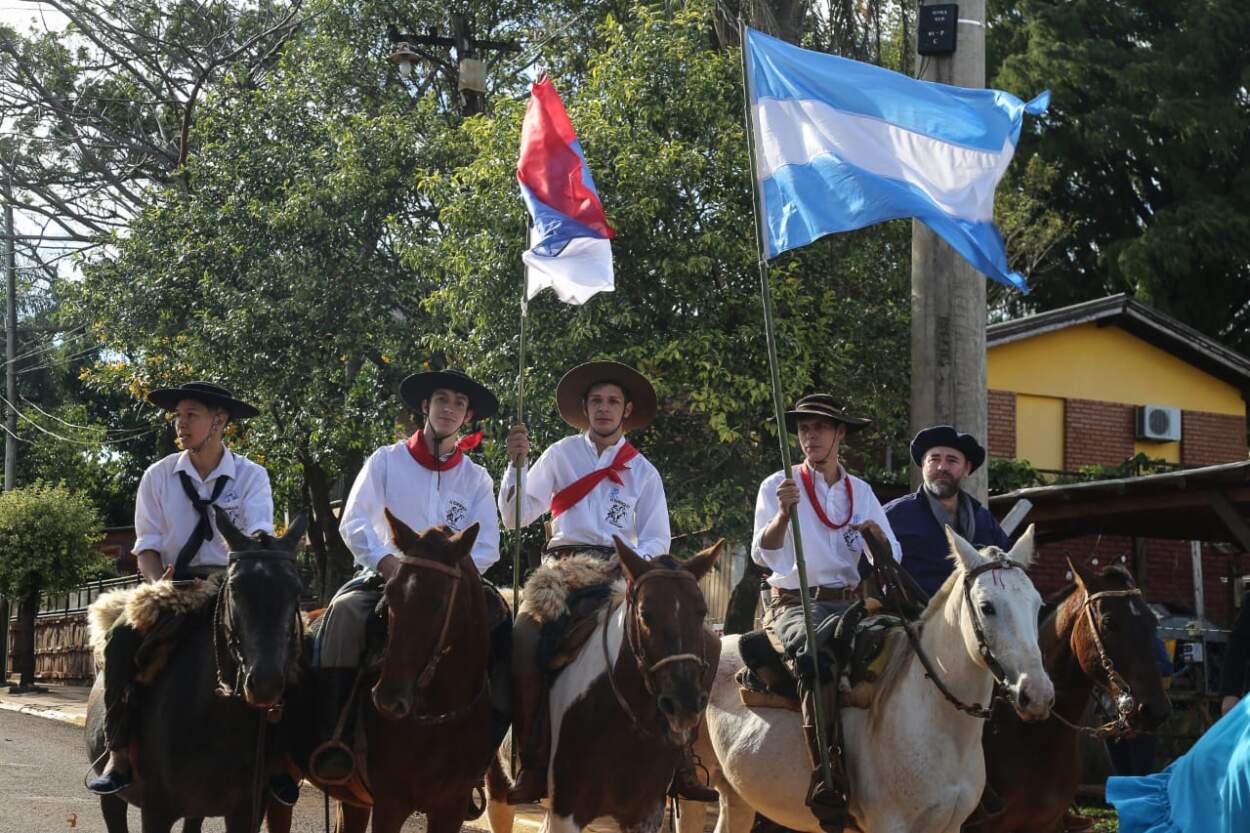 "Solo Juntos Construimos": el gobernador Passalacqua reivindicó en San Vicente el legado de unidad de la Revolución de Mayo imagen-8