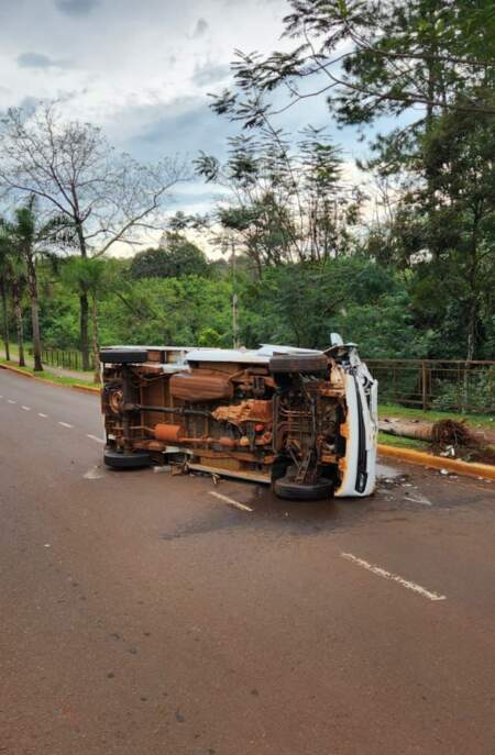 Automovilista fue hospitalizado tras despistar sobre la Autovía Juan Pablo II de Oberá imagen-7