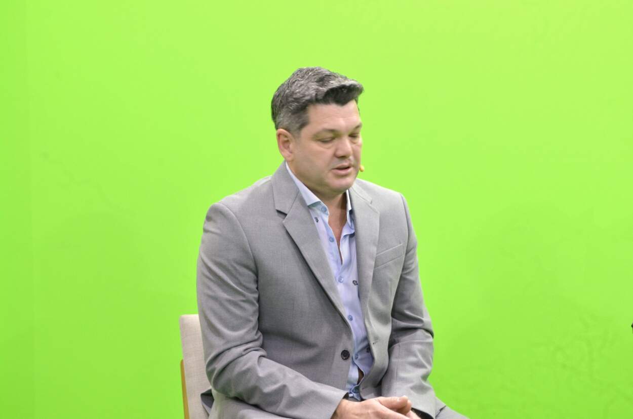 “YA Pelo” desembarca en Posadas como una nueva propuesta en salud capilar, impulsada por el cirujano Oscar Prevosti y el periodista Pablo Muney 7 “YA Pelo” desembarca en Posadas como una nueva propuesta en salud capilar, impulsada por el cirujano Oscar Prevosti y el periodista Pablo Muney imagen-6