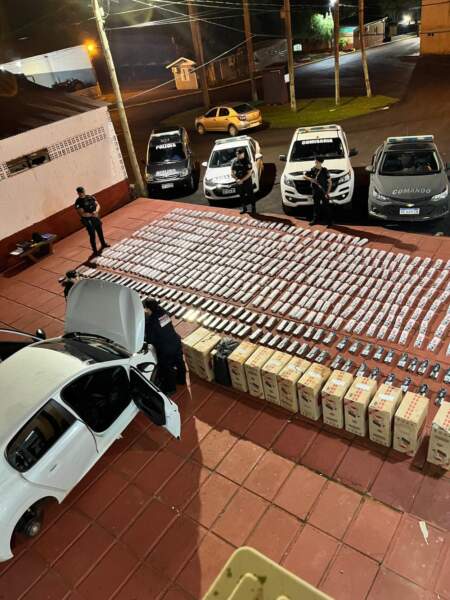 Frustran la fuga de contrabandistas en Campo Viera: un auto robado y $13 millones en cigarrillos incautados imagen-9
