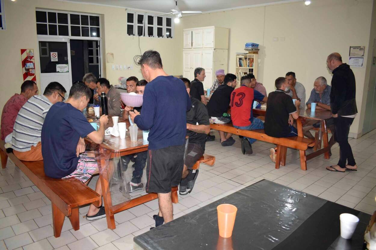 Lluvia y baja de la temperatura: asisten en Posadas a personas en situación de vulnerabilidad 7 Lluvia y baja de la temperatura: asisten en Posadas a personas en situación de vulnerabilidad imagen-6