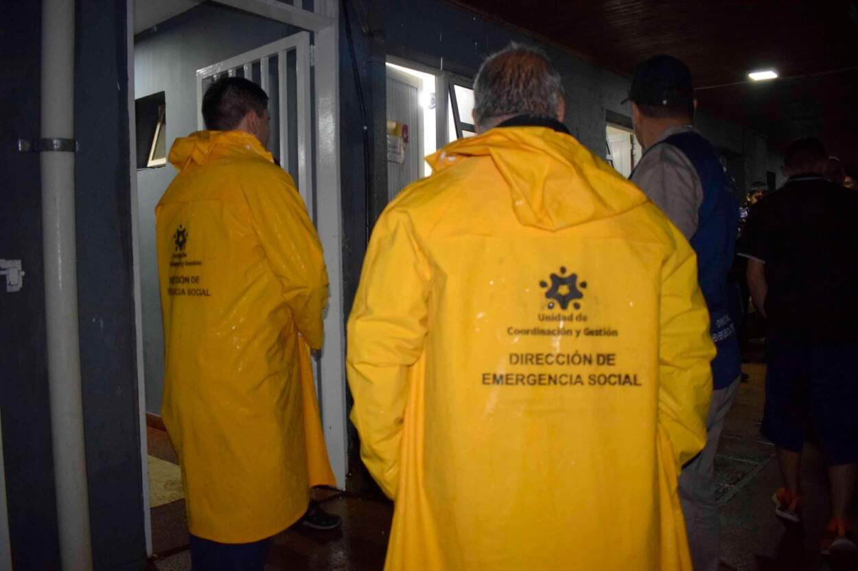 Lluvia y baja de la temperatura: asisten en Posadas a personas en situación de vulnerabilidad 3 Lluvia y baja de la temperatura: asisten en Posadas a personas en situación de vulnerabilidad imagen-2